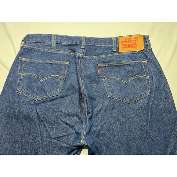 Levis 501 Men's Straight Leg Button Fly Dark Blue Denim Jeans - Size 44x31.5 - Picture 4 of 6